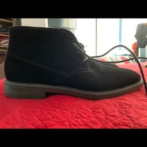 Brand new chukka boots for men BRAND NEW.